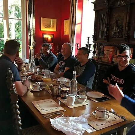 Alojamento de Acomodação e Pequeno-almoço Chateau De Beaulieu 3*